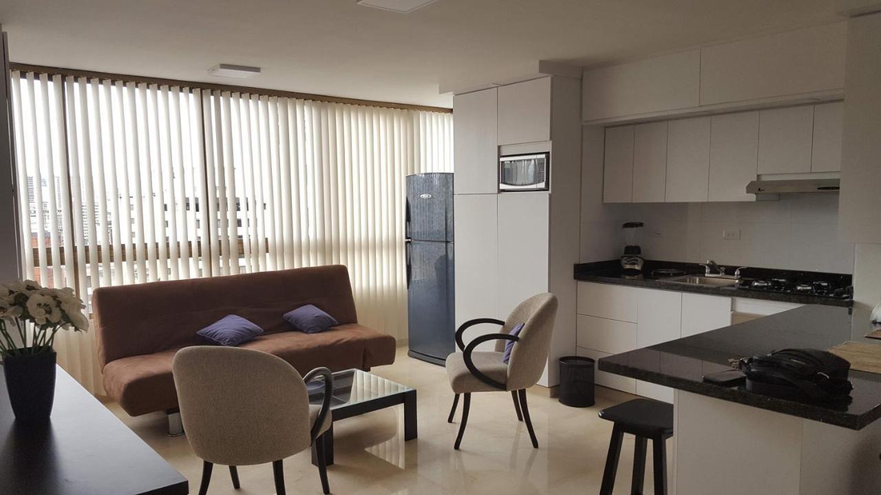 Apartosuites Cerca Del Boulevar De Sabana Grande Y La Av. Solano 카라카스 외부 사진